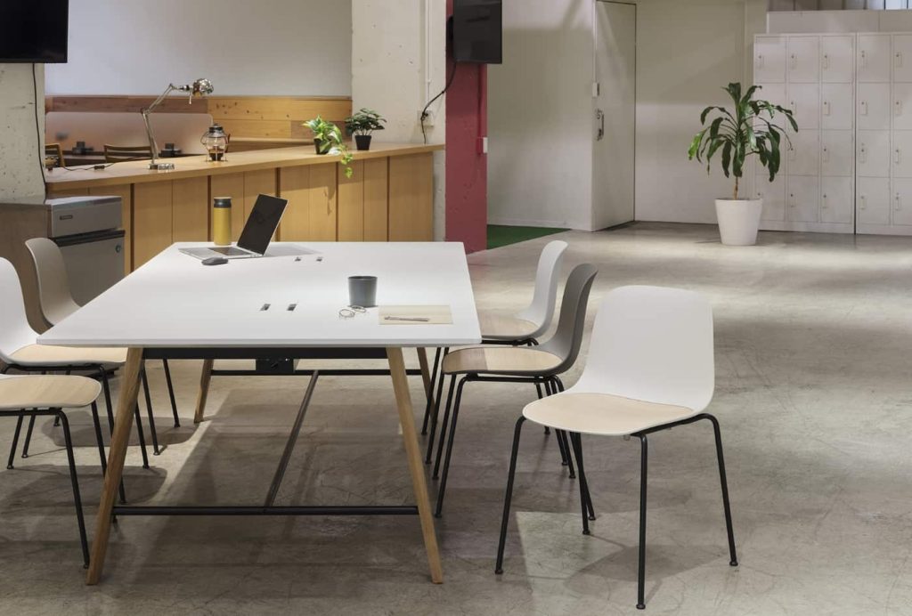 アダル 納入事例 オフィス