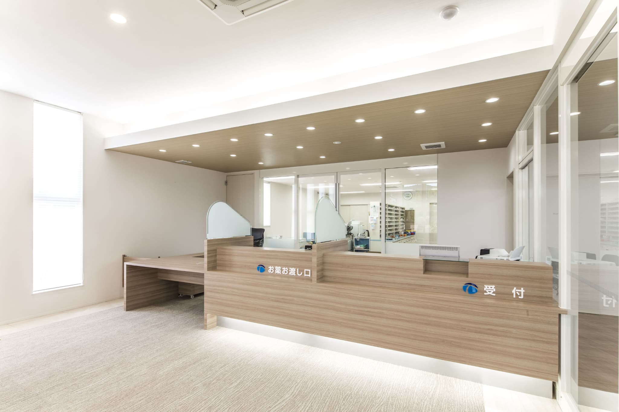 受付カウンターの標準寸法と最適な高さと幅の決め方 - 業務用家具 ADAL(アダル)公式オンラインショップ