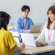 オフィス　コワーキングスペース　フリーアドレス