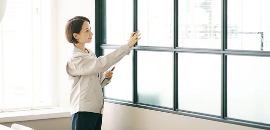 窓　パーテーション　業者