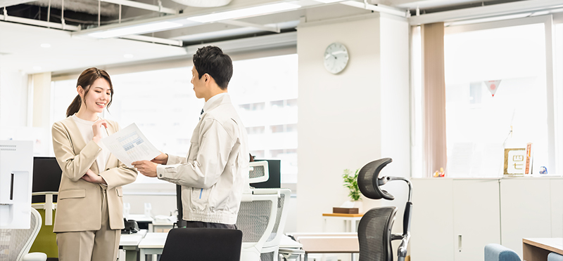オフィス　作業員　女性