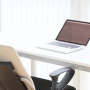 デスクワーク　チェア