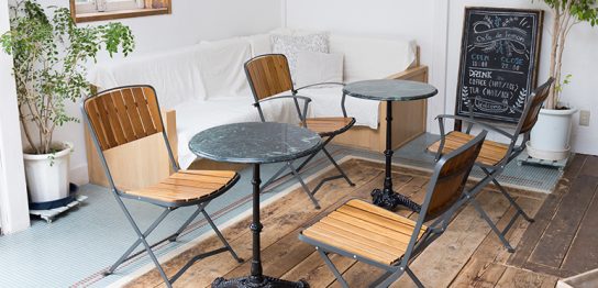 カフェ　テーブル　チェア