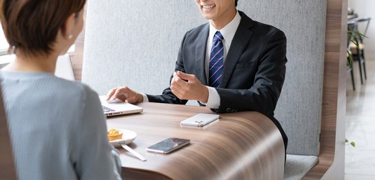 オフィス　打ち合わせ