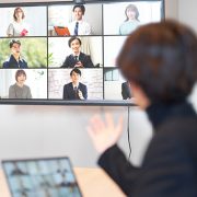 ビデオ会議　オフィス